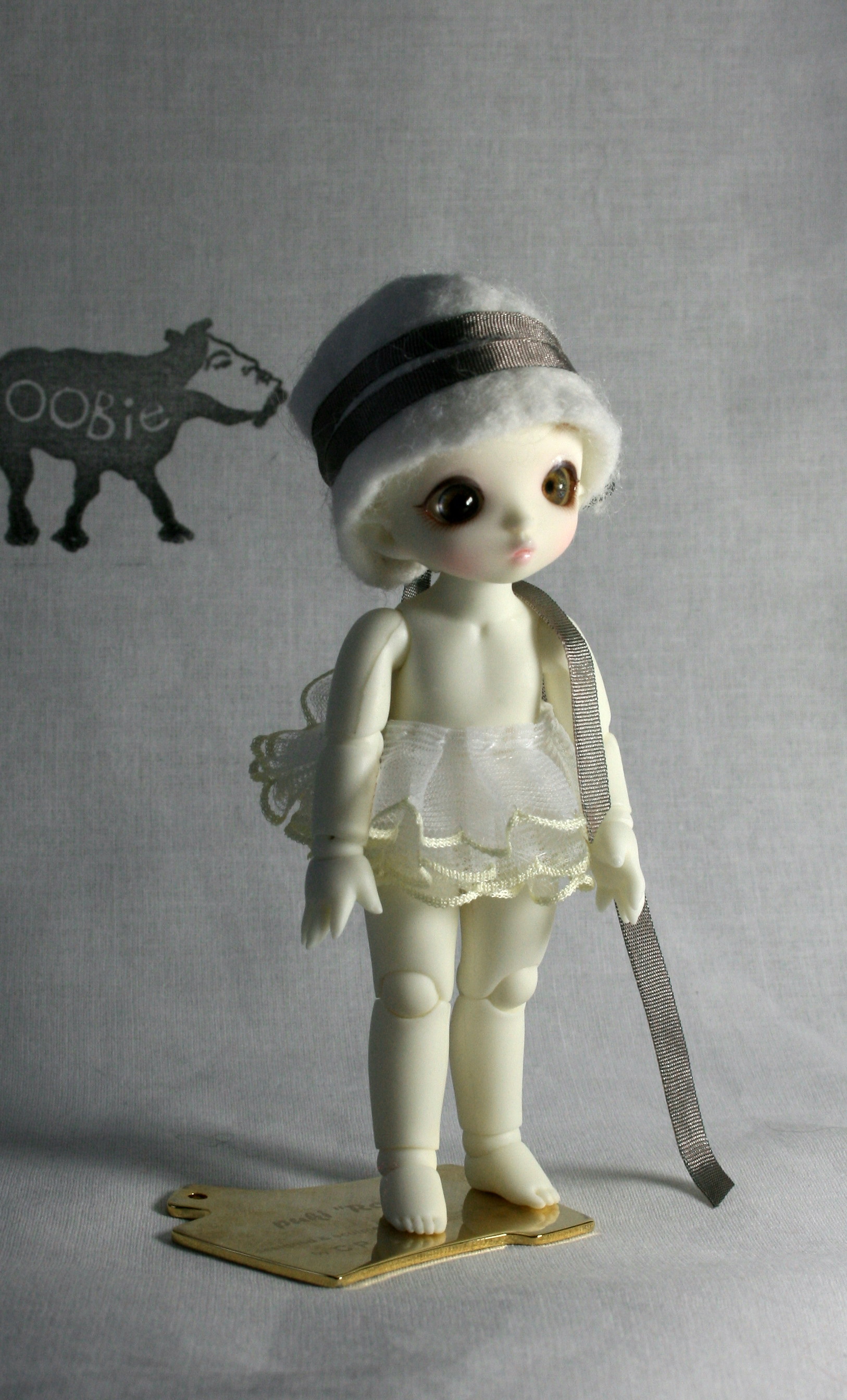 Ruffled tu-tu and hat